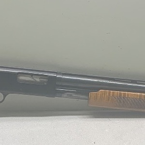 Mossberg 500A 12 Gauge Pump Action Shotgun w/4 Choke tubes