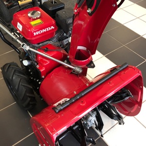 Honda 24" Hydrostatic Wheel Drive 2-Stage Snow Blower w/Electric Joystick Chute 
