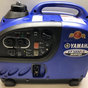 Yamaha 1000 Watt 120V 8.3 AMP Portable Inverter Generator with Noise Block 
