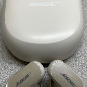 Bose QuietComfort II Noise Cancelling True Wireless Earbuds White