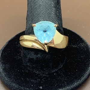 Lady's 10kt Yellow Gold Stone 2.4dwt Size 7 Fashion Ring