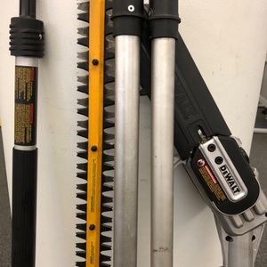 Dewalt 20V Max Pole Saw & Hedge Trimmer Combo Kit w/Battery & Charger