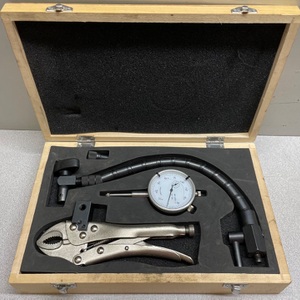 Pittsburgh Dial Indicator With Flex Arm Stand and Clamp #93051