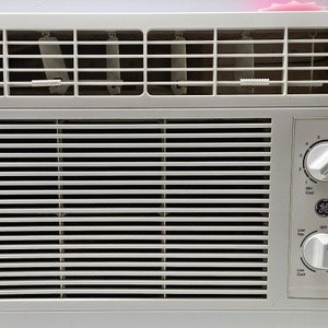 Ge 5,050 BTU Mechanical Window Air Conditioner for Small Rooms AHT05LZW1