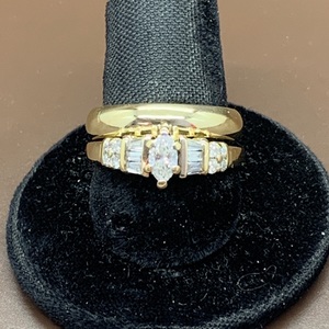  Lady's 10kt Yellow Gold Bridal Set 4.10dwt Size 6.5