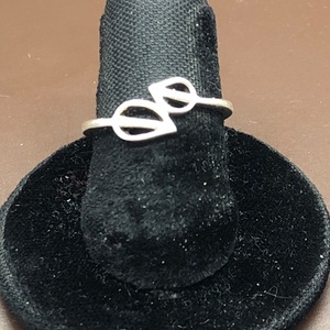 Sterling Silver Fashion Ring 0.80DWT 2 Leaves design  Size-5
