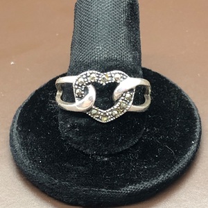  Sterling Silver Fashion Ring 2.10DWT Heart w/Stones Size 7 