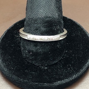  Sterling Silver Fashion Ring 0.70DWT Band w/ 12 Clear Stones Size 6.5