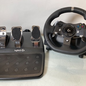 Logitech G920 Driving Force Racing Wheel & Pedals for Xbox/PC