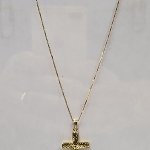  14K YG Box Chain With Cross Pendant 2.1DWT