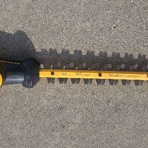 DEWALT 20V MAX 22 In Pole Hedge Trimmer DCPH820B W/10Ah Battery