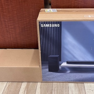SAMSUNG Q-series 3.1ch. Dolby ATMOS Soundbar with Q-Symphony HW-Q6CC
