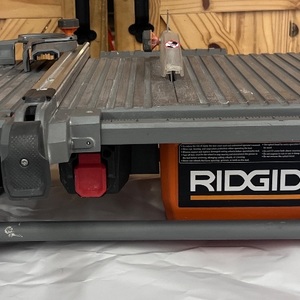 Ridgid Tools 7" Tabletop Wet Tile Saw R40211