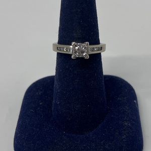 Lds 14k Gold Diamond Ring 