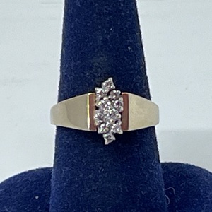 Ladies Yellow Gold 14kt 10 Round Cluster Diamond Ring 2.34dwt Size: 8
