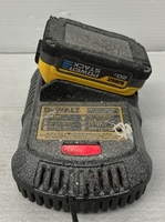 DeWalt Dcd101 12v/20v(max)li-lon Fast Charger Dcb101 