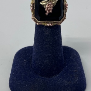  14kt Yellow Gold Black Onyx Ring 4.24DWT Size 4.5
