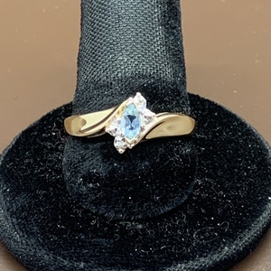  Lady's 10kt Yellow Gold Birthstone Ring 1.00 dwt Size 6.5