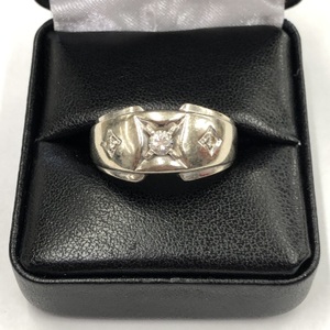  14kt White Gold Diamond Fashion Ring 3.60DWT Size-11 1-20pts. 2-.03pts 0.26ctw 