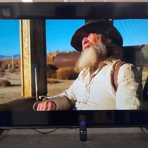 Hisense 58" Class 4K UHD Roku Smart TV HDR R6 Series 58R6E3 W/RMT MFG:2024