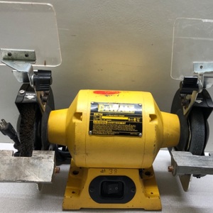 DEWALT DW756 6 Inch Bench Grinder Corded Bench Grinder 5/8 HP