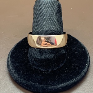  14kt  Yellow Gold Band Size 9 1.90 dwt  