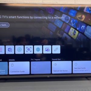 LG 55 in Class LED 4K UHD Smart WebOS 22 TV 55UQ7570PUJ