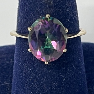  10kt Yellow Gold Purple Oval Stone Fashion Ring  1.76DWT Size 8.5