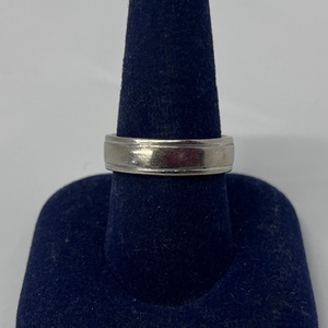 14k Gold Male Wedding Band Size 9