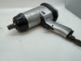 TAIWAN 3/4'' SQ. DRIVE AIR IMPACT WRENCH