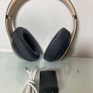 Beats Studio3 Wireless Over-Ear Bluetooth Headphones Shadow Gray A1914