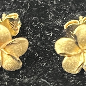  14kt Yellow Gold Flower Earring Studs .082DWT