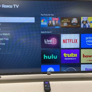 onn. 43” Class FHD (1080P) LED Roku Smart TV (100133209)