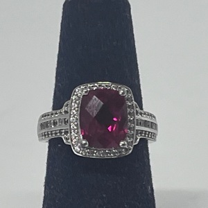  Silver Fashion Ring With Red Cushion Stone 2.73 dwt .925 Size: 7