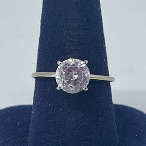  Ladies Yellow Gold 14kt Clear Birthstone Ring 1.52 dwt Size: 9