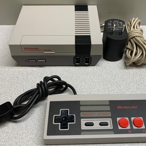 Nintendo NES Classic Edition Mini Console CLV-001 w/ Controller