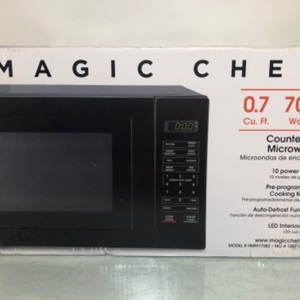  Magic Chef 0.7 Cu Ft 700 Watt Countertop Microwave MCM770B1 Black w/Users Manua
