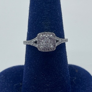 Ladies White Gold 10kt Diamond Engagement Ring 1.41 dwt Size: 7