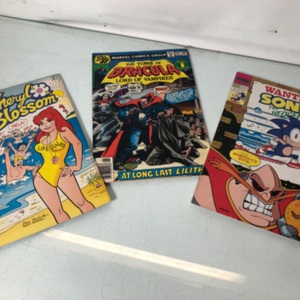 3 pack of Comics Cherry Blossom, Wanted: Sonic, The tomb of Dracula 67/nov