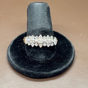  10kt Yellow Gold Cluster Ring 13 Rounds Diamonds, 8 Baguette Diamonds Size 7