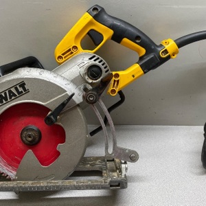 Dewalt 15 -Amp 7-1/4-in Worm Drive Circular Saw DWS535