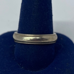 10k Gold Men's Wedding Band 4.25dwt Size 11