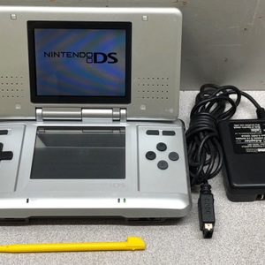 Nintendo DS Lite Handheld Video Game System White w/Charger & Stylus USG-001