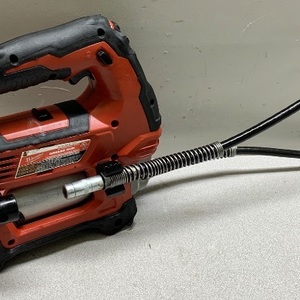 Milwaukee 18V Grease Gun w/Battery 2646-20 