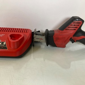 Milwaukee M12 Reciprocating Saw 2420-20 with charger No battery